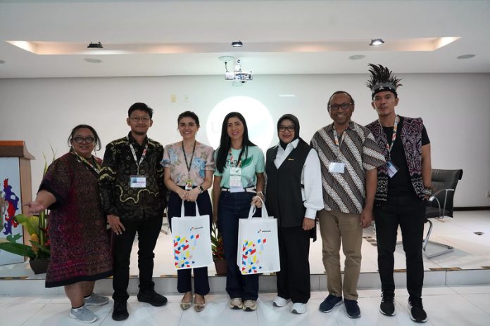 Di-Sela-Konferensi-Perubahan-Iklim-COP30-Pertamina-Gaungkan-Desa-Energi-Berdikari-kepada-Akademisi-Brasil-3-2240518205 (1)