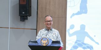 Menteri Perindustrian Agus Gumiwang Kartasasmita