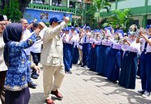 Presiden Prabowo Tinjau Pembelajaran Digital di Bekasi, Siswa Ungkap Manfaat Besar Papan Interaktif Interaktif