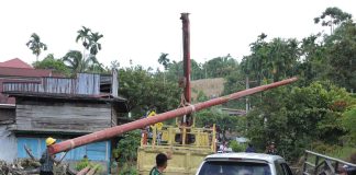 Percepatan instalasi tiang listrik