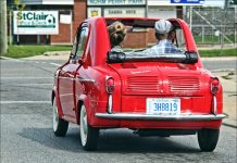 Vespa 400 Mobil Mini yang Kembali Menarik Perhatian Kolektor Vespa 400