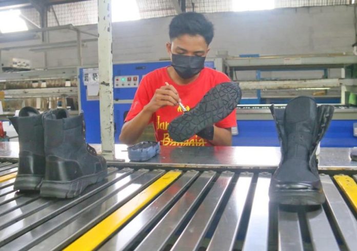 Industri alas kaki