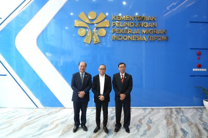 Menteri_Mukhtarudin_dan_Menteri_Industri_Sarawak_Sepakati_Pembentukan_Task_Force_Percepatan_Penempatan_Pekerja_Migran_WhatsApp_Image_2026-01-27_at_16_14_29(1) (1)