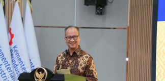 Menteri Perindustrian Agus Gumiwang Kartasasmita