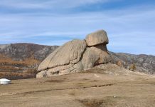 Keindahan Turtle Rock di Mongolia yang Menakjubkan