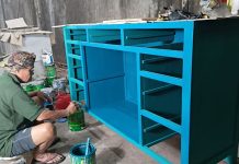 Pengerajin kayu