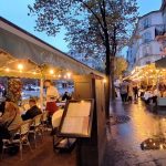 Santai di Bawah Menara Eiffel: Menikmati Makan dan Pesona Paris
