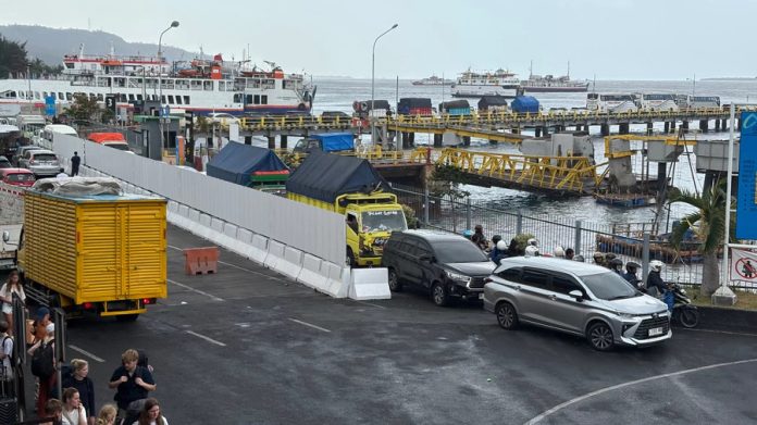 ASDP-Siaga-Hadapi-Cuaca-Ekstrem-Selat-Bali-