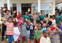 Polri Hadir sebagai Sahabat, Satgas Cartenz Kunjungi Anak Panti di Papua Tengah