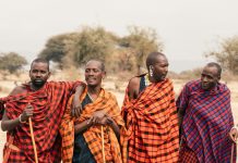 Mengenal Kain Shuka: Warisan Warna-warni Suku Maasai dari Afrika