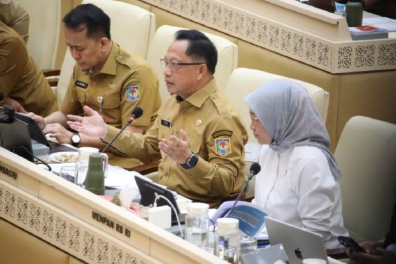 0ja-dengan-komisi-ii-dp-feik