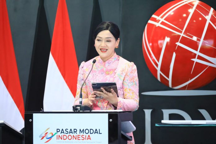 Ketua Dewan Komisioner OJK Friderica Widyasari Dewi dalam acara Peringatan 49 Tahun Diaktifkannya Kembali Pasar Modal Indonesia (HUT ke-49 Pasar Modal) di Jakarta, Senin (10 8 2026). (Dok. OJK)