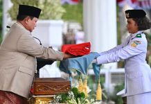 Sang Merah Putih Diturunkan, Upacara HUT ke-81 RI di Istana Merdeka Berakhir Khidmat Upacara Penurunan Bendera