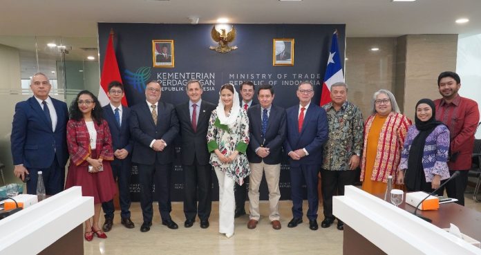 Wakil Menteri Perdagangan RI Dyah Roro Esti Widya Putri bertemu Wakil Menteri Pertanian Cili Francesco Venezian di Jakarta (28 Agustus).