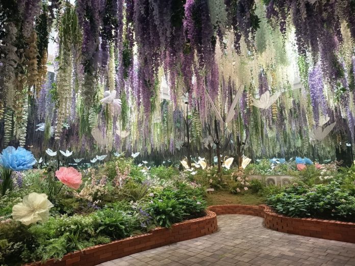 “Waterfall of Flowers” di Begonia Bird Park Gapyeong, Korea Selatan (Foto Wiesye Vibizmedia)