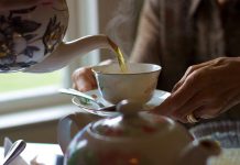 “I’ll Put the Kettle On”: Menyelami Jiwa dan Budaya Minum Teh Masyarakat Britania