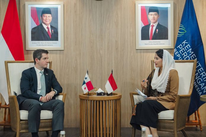 pertemuanbilateralwamenluPanama (1)