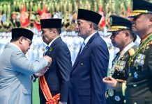 Tujuh Tokoh TNI Terima Bintang Mahaputera dari Presiden Prabowo HUT TNI