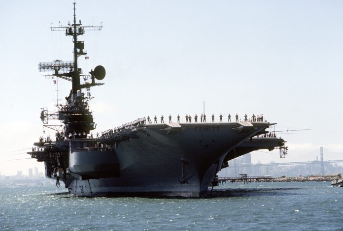 DN-ST-82-10437 Shipbuilding Amerika Serikat